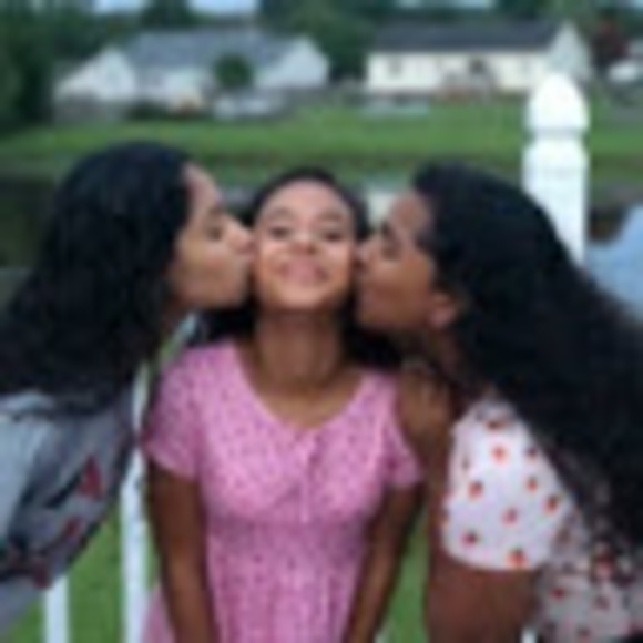 Meet your Posher, Jazmin - Picture 1 of 1